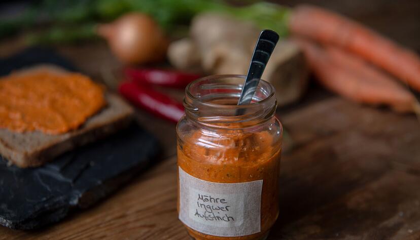 Wichtig ist, den selbstgemachten Aufstrich in einem Schraubglas gut verschlossen und k&uuml;hl zu lagern.