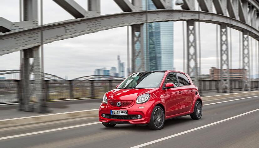 Muskelzwerg: Vom Kleinwagen legte Smart auch eine Version in Zusammenarbeit mit dem Tuner Brabus auf.