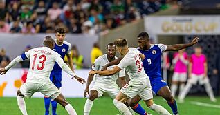 Duckens Nazon (r) musste aus dem Iran fliehen. (Archivbild)