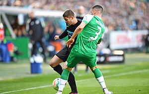 Andrej Kramaric, hier gegen Werders Anthony Jung (rechts), bekam ein Extra-Trainerlob: "Er war einfach überall, ist 12,5 Kilometer gelaufen." Andrej Kramaric, hier gegen Werders Anthony Jung (rechts), bekam ein Extra-Trainerlob: "Er war einfach überall, ist 12,5 Kilometer gelaufen."