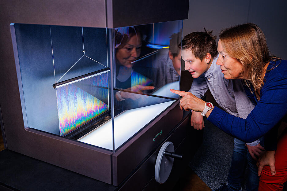 Die Sonderausstellung „Natur.Schau.Spiele.“ in der Heilbronner experimenta stellt Naturphänomene spielerisch dar und fokussiert die sinnliche Wahrnehmung.