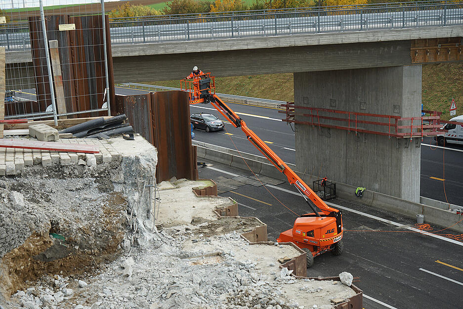 Autobahnsperrung wegen Br&uuml;ckenabriss