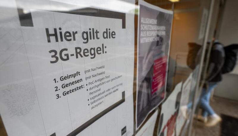 Einige Unternehmen fordern eine gesetzliche 3G-Regel für Büros und Produktionshallen. Einige Unternehmen fordern eine gesetzliche 3G-Regel für Büros und Produktionshallen.