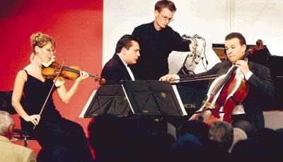 Das Enigma-Trio eröffnete mit einem begeisternden Konzert die Kammermusik-Saison in der Heilbronner Kreissparkasse.Foto: Andreas Veigel Das Enigma-Trio eröffnete mit einem begeisternden Konzert die Kammermusik-Saison in der Heilbronner Kreissparkasse.Foto: Andreas Veigel