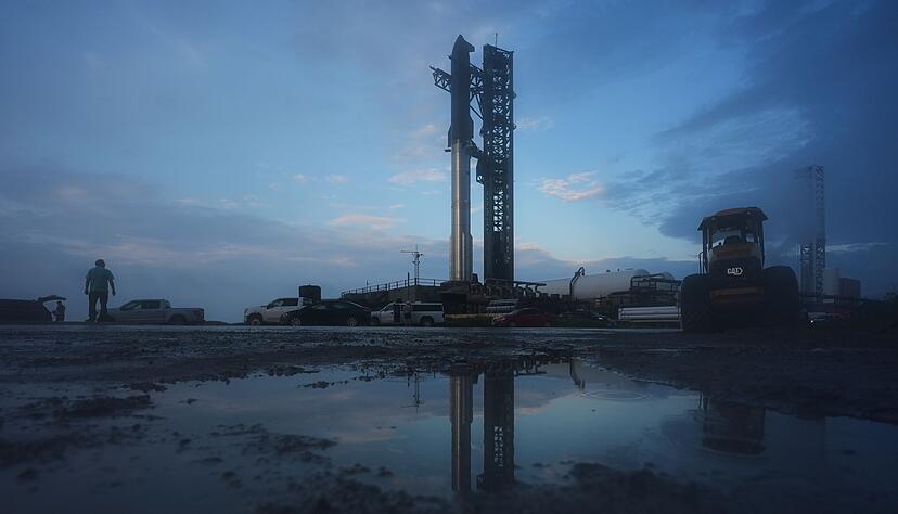 Das Starship wird f&uuml;r einen Testflug in Texas vorbereitet.
