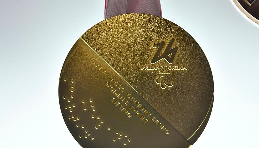 Die Goldmedaille der Winter-Paralympics 2026 von Mailand Cortina.