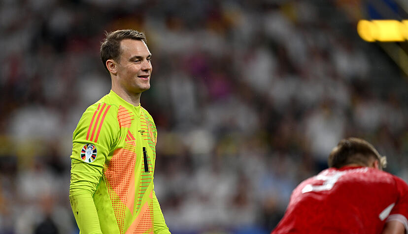 Manuel Neuer: Famoser Retter gegen Rasmus Höjlund bei einem dänischen Konter in der 45. Minute. Er hatte deutlich weniger zu tun als sein dänischer Schlussmann-Kollege Kasper Schmeichel.
Note: 2,5 Manuel Neuer: Famoser Retter gegen Rasmus Höjlund bei einem dänischen Konter in der 45. Minute. Er hatte deutlich weniger zu tun als sein dänischer Schlussmann-Kollege Kasper Schmeichel.
Note: 2,5
