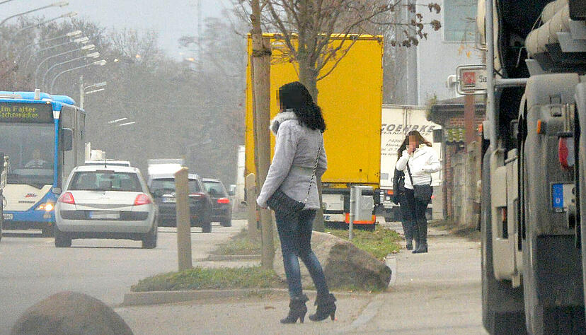 Straßenprostitution wird in Heilbronn stadtweit verboten. Straßenprostitution wird in Heilbronn stadtweit verboten.