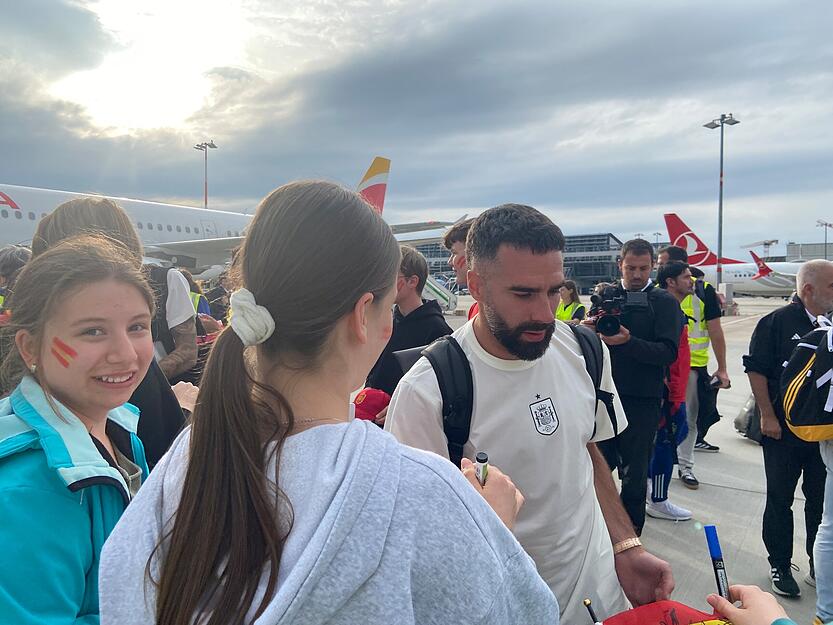 EM-Favorit Spanien landet am Stuttgarter Flughafen