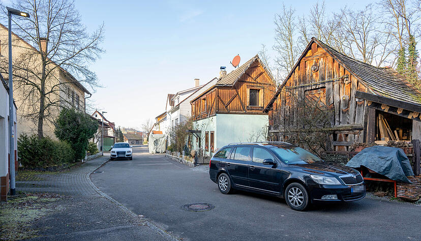Eine große Maßnahme im Tiefbau steht in diesem Jahr an. Und zwar im Sanierungsgebiet "Spatzenberg" in Willsbach. Der Kiesgrubenweg wird ausgebaut, die Freiflächen werden neu gestaltet. Dafür ist knapp eine Million Euro angesetzt.