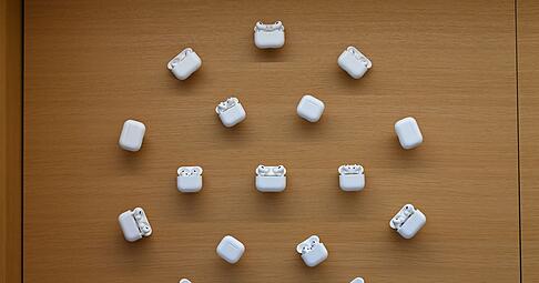 Nutzer in der EU bekommen die Live-Übersetzungsfunktion später in ihre AirPods. (Archivbild)