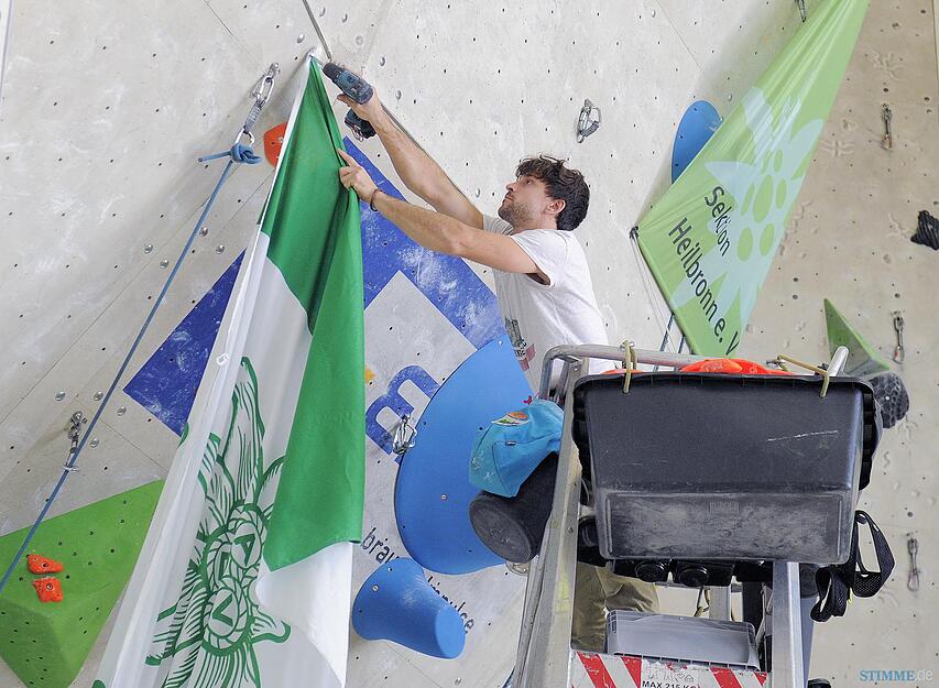 Jugend- und Alpencup des DAV in der Kletterarena Jugend- und Alpencup des DAV in der Kletterarena