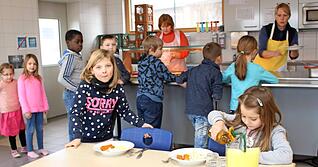 In der zentralen Obersulmer Ganztagesbetreuung werden derzeit 77 Grundschüler aus drei Schulbezirken verpflegt und betreut.
Foto: Gustav Döttling In der zentralen Obersulmer Ganztagesbetreuung werden derzeit 77 Grundschüler aus drei Schulbezirken verpflegt und betreut.
Foto: Gustav Döttling