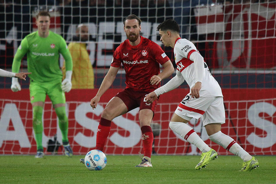 Die Chancen für den VfB Stuttgart wurden immer klarer, doch es dauerte bis zu einem Schuss von Chris Führich in der 75. Minute. Die Chancen für den VfB Stuttgart wurden immer klarer, doch es dauerte bis zu einem Schuss von Chris Führich in der 75. Minute.