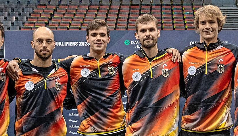 Man kennt sie vom Neckar-Cup, bis auf einen und Bundestrainer Michael Kohlmann (r.) haben ihn auch schon alle gewonnen (v. l.): Andreas Mies, Tim Pütz, Daniel Altmaier, Oscar Otte und Alexander Zverev.