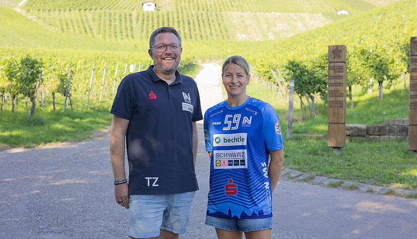 Trainer Thomas Zeitz (links) und der Sport-Union Neckarsulm ist mit der Verpflichtung von Nationalspielerin Antje Döll ein beachtenswerter Coup gelungen.