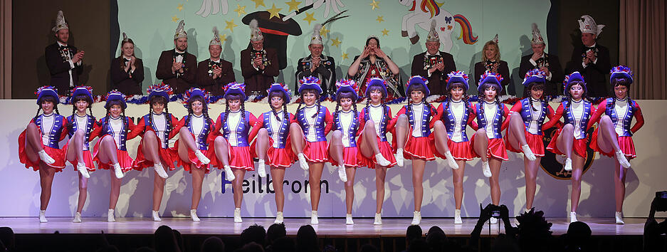 Einen bunten Abend in der Faschingszeit hat die Carneval-Gesellschaft ihren G&auml;sten bei der Prunksitzung beschert.