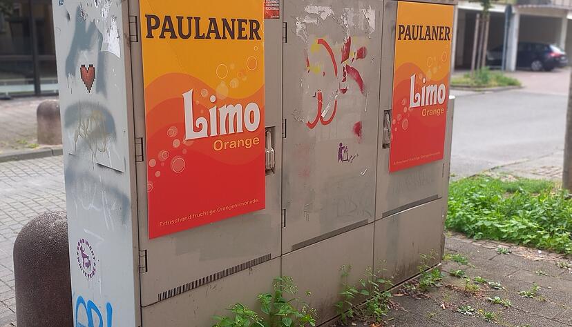 Verteilerkasten in der Achtungstraße: Ein Paulaner-Plakat fehlt bereits. Verteilerkasten in der Achtungstraße: Ein Paulaner-Plakat fehlt bereits.