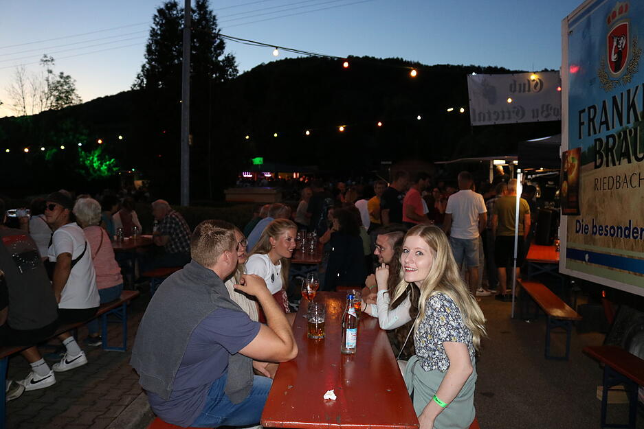 Gute Stimmung beim Eberbacher Gassenfest – so schön war der Samstag