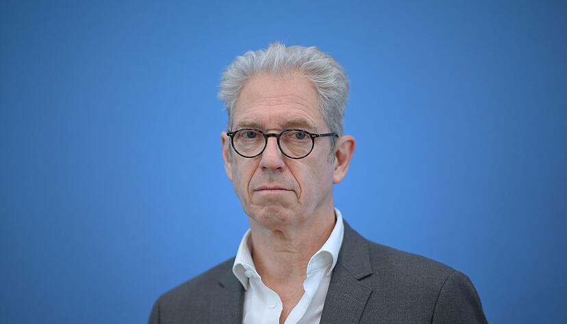 Kassenärzte-Chef Andreas Gassen beklagt zunehmende Gewalt in Praxen. Kassenärzte-Chef Andreas Gassen beklagt zunehmende Gewalt in Praxen.