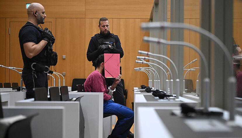 Sulaiman A. hat im Mai 2024 sechs Menschen mit einem Messer auf dem Mannheimer Marktplatz verletzt, der Polizist Rouven Laur starb kurz darauf an seinen Verletzungen. (Archivbild)