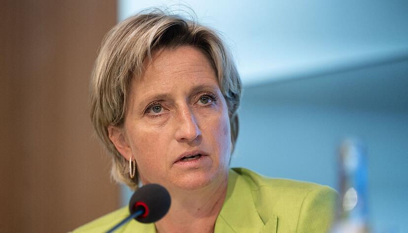 Nicole Hoffmeister-Kraut (CDU), Wirtschaftsministerin von Baden-Württemberg, spricht. Nicole Hoffmeister-Kraut (CDU), Wirtschaftsministerin von Baden-Württemberg, spricht.