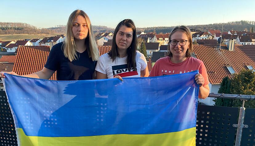 Alexandra Shchedrunova (Mitte) aus Lehrensteinsfeld hat ihre Freundinnen Oleksandra Piachenko (links) und Liuba Balashova bei sich aufgenommen.