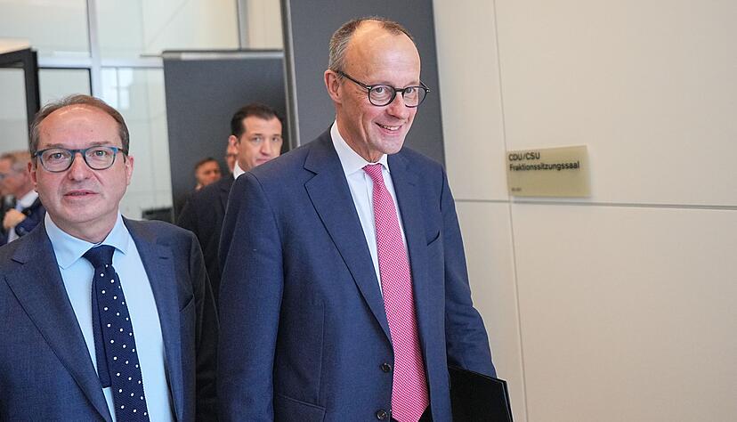 Die Union hat nach längerer Debatte entschieden, das umstrittene «Zustrombegrenzungsgesetz» doch zur Abstimmung zu bringen. Die Union hat nach längerer Debatte entschieden, das umstrittene «Zustrombegrenzungsgesetz» doch zur Abstimmung zu bringen.