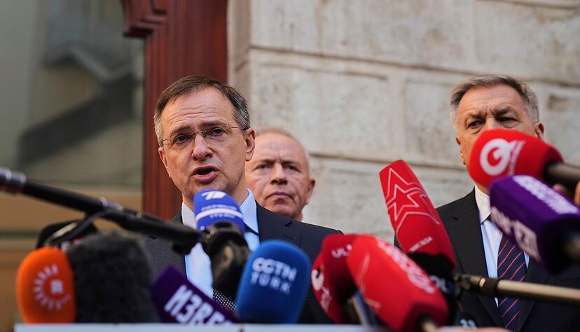 Der russische Verhandlungsf&uuml;hrer Wladimir Medinski hat nach der zweiten Verhandlungsrunde in Istanbul Pl&auml;ne f&uuml;r einen neuen Gefangenenaustausch best&auml;tigt. (Archivbild)