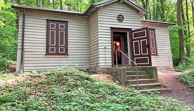 Das Gau&szlig;-Haus, das 1833 zuerst im Garten der Sternwarte von G&ouml;ttingen erbaut wurde und sp&auml;ter auf den Hainberg umzog.