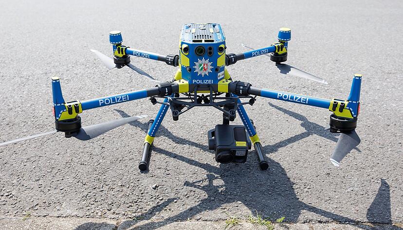 Eine Drohne der Polizei in Nordrhein-Westfalen. Mit solchem Flugger&auml;t will die Polizei Menschenmassen besser &uuml;berblicken k&ouml;nnen.