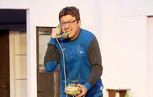 Kein Artusritter? Jungunternehmer Martin (Lars Tönnies) kriegt die Krise.