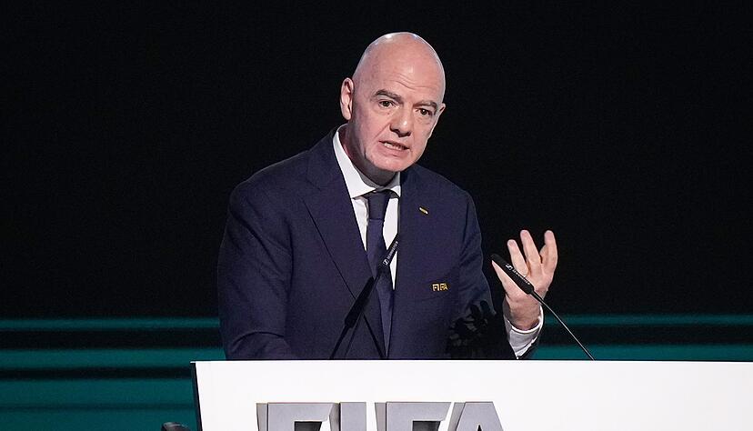 Gianni Infantino bekr&auml;ftigt beim FIFA-Kongress, dass der Iran bei der WM dabei sein soll.