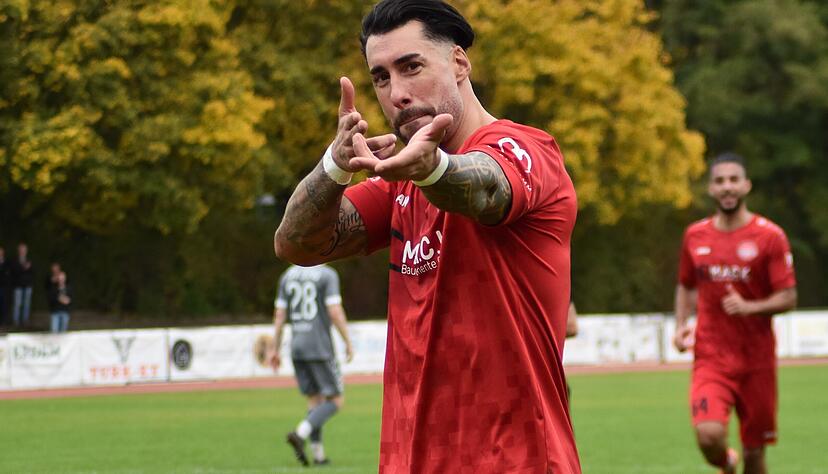 Cristian Giles Sanchez bejubelt einen seiner bislang sieben Saisontreffer für Türkspor Neckarsulm.