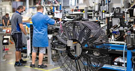 Nicht alles darf zwischen Arbeitgeber und Betriebsrat geregelt werden. F&uuml;r manches sind die Tarifparteien zust&auml;ndig.    
Foto: dpa