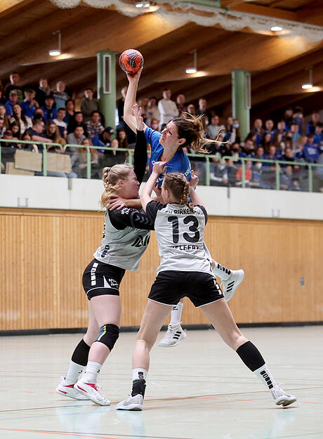 Handball Oberliga Damen TSV Bönnigheim - TSV Birkenau, Katja Kerner am Ball