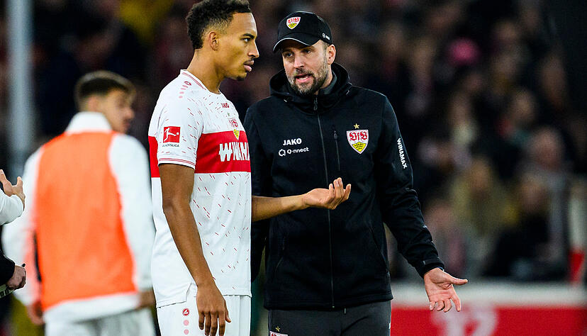 Jamie Leweling (links) darf sich über seine Nominierung für die Nationalmannschaft freuen. Für seinen Trainer Sebastian Hoeneß kommt das nicht überraschend.