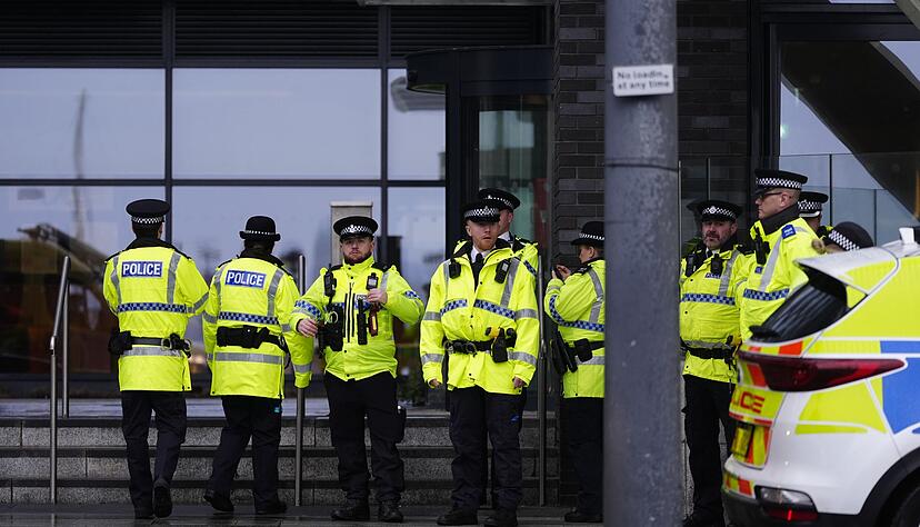 Der Prozess in Liverpool wurde von etlichen Polizisten gesch&uuml;tzt.