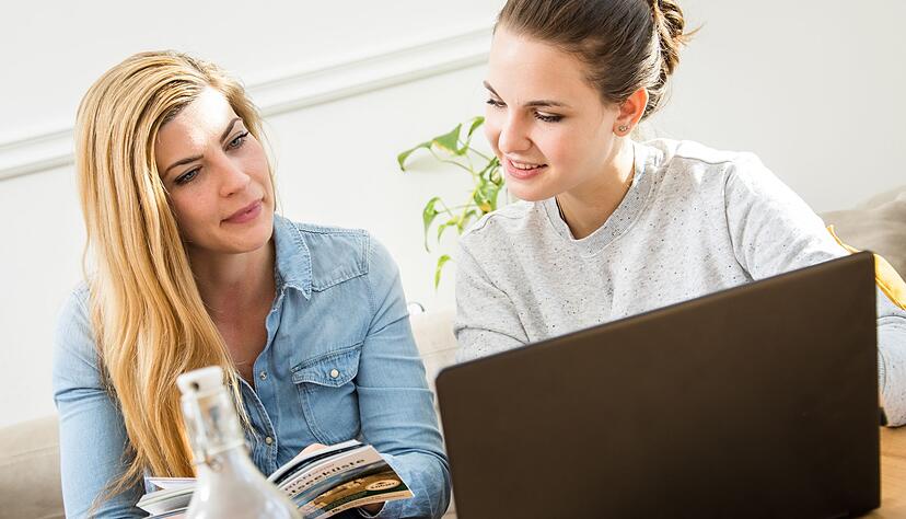 Im Blick: Vor dem Auslandsaufenthalt sollte man die private Haftpflichtversicherung &uuml;berpr&uuml;fen.