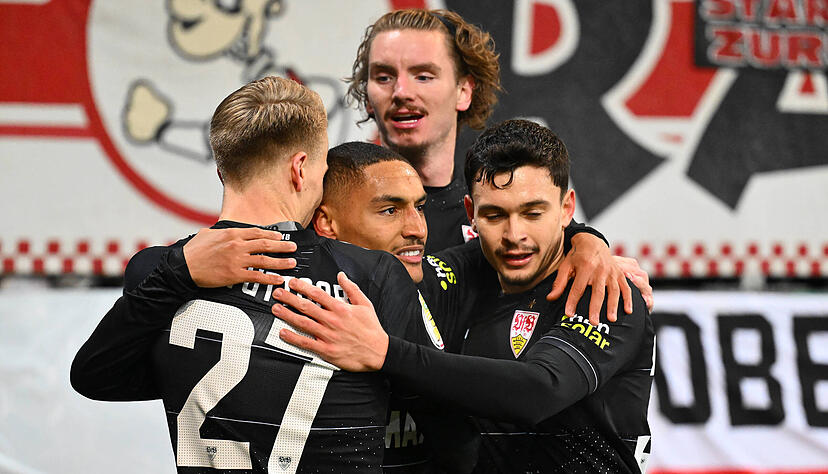 Der VfB Stuttgart zieht im DFB-Pokal ins Viertelfinale ein. Bei Jahn Regensburg setzt sich der Vizemeister ungefährdet durch. Der VfB Stuttgart zieht im DFB-Pokal ins Viertelfinale ein. Bei Jahn Regensburg setzt sich der Vizemeister ungefährdet durch.