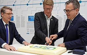 Henrik Schunk (rechts) vom Lauffener Greiftechnikspezialisten Schunk übernimmt den Lenkungskreis Industrie 4.0. Neben ihm Frank Possel-Dölken. Henrik Schunk (rechts) vom Lauffener Greiftechnikspezialisten Schunk übernimmt den Lenkungskreis Industrie 4.0. Neben ihm Frank Possel-Dölken.