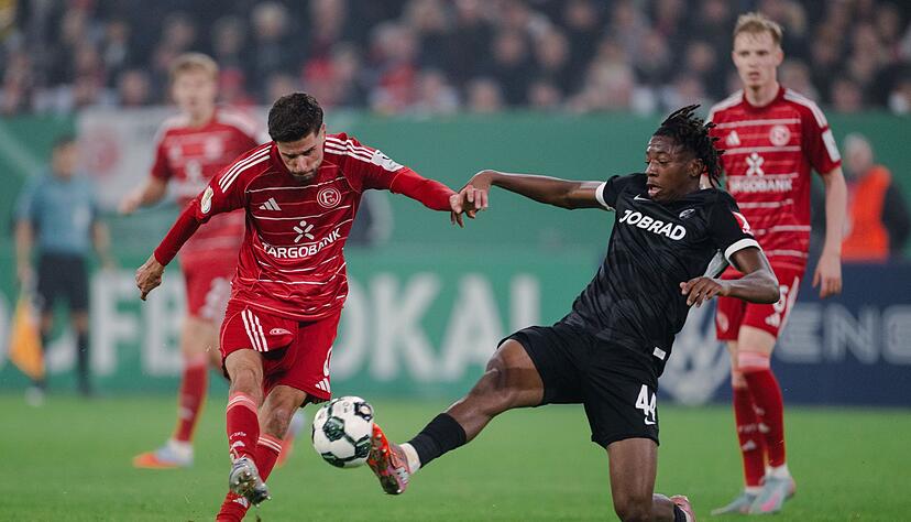 Azzouzi (l) war D&uuml;sseldorfs auff&auml;lligster Spieler.