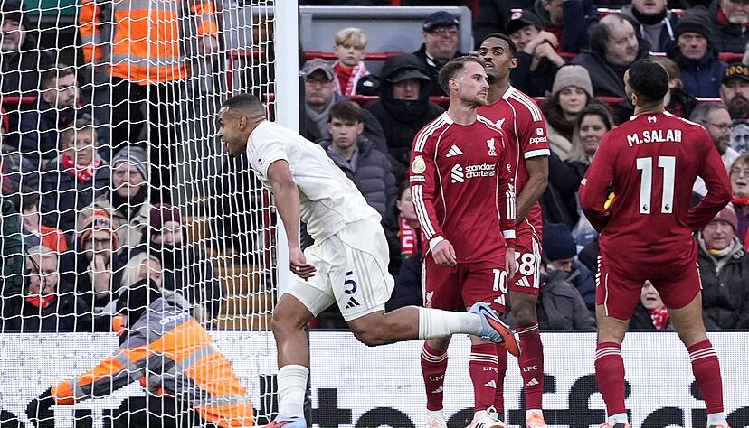 Frust bei Liverpool nach der sechsten Niederlage der Premier-League-Saison. Frust bei Liverpool nach der sechsten Niederlage der Premier-League-Saison.