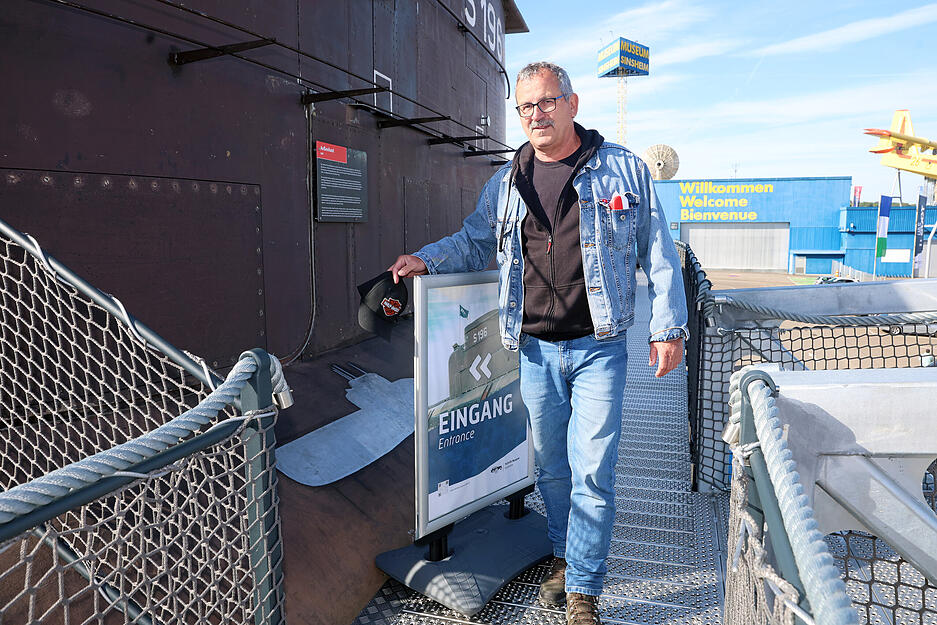 Marcus Otte ist der erste Besucher auf dem U-Boot im Technikmuseum Sinsheim. Marcus Otte ist der erste Besucher auf dem U-Boot im Technikmuseum Sinsheim.