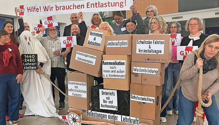 Die Gewerkschaft Erziehung und Wissenschaft stellt ihre 13 Forderungen an die Politik vor.