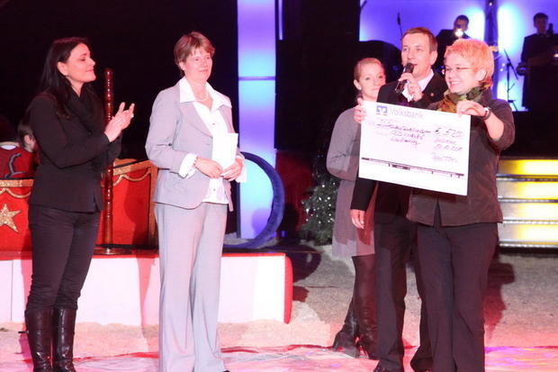 Premiere Weihnachtszirkus | 17.12. Premiere Weihnachtszirkus | 17.12.