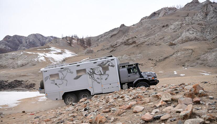 Ich will da hin - und der Zetros 6x6 kommt meistens dahin. Denn viele Grenzen kennt der gel&auml;ndeg&auml;ngige Lkw nicht.
