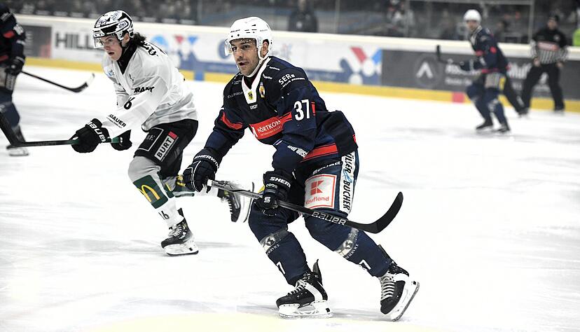Freddy Cabana (vorne hatte auch nicht seinen besten Tag, traf zwar zur zwischenzeitlichen 3:2-F&uuml;hrung, verschuldete aber das 0:2.