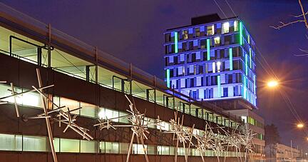 Für das kommende Jahr rechnet der Landkreis Heilbronn mit einem Minus von sechs Millionen Euro. In der letzten Sitzung des Kreistags für das laufende Jahr haben die Räte einstimmig grünes Licht für den Etat 2023 gegeben. 
Fotos: Andreas Veigel Für das kommende Jahr rechnet der Landkreis Heilbronn mit einem Minus von sechs Millionen Euro. In der letzten Sitzung des Kreistags für das laufende Jahr haben die Räte einstimmig grünes Licht für den Etat 2023 gegeben. 
Fotos: Andreas Veigel