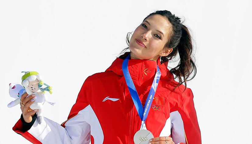 Hat das Lächeln schnell wiedergefunden: Eileen Gu. Hat das Lächeln schnell wiedergefunden: Eileen Gu.